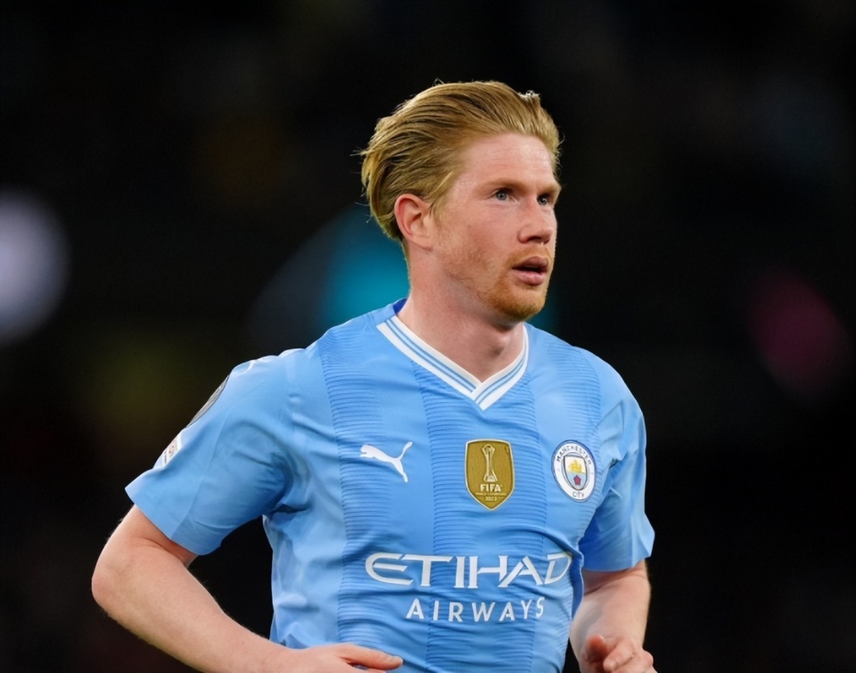 梅西曾被瓜迪奥拉安排踢陌生位置！他不断适应和学习，变得更强！