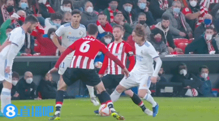 驳斥转会传闻，贡多齐：我专注于当下，想帮拉齐奥赢下更多球