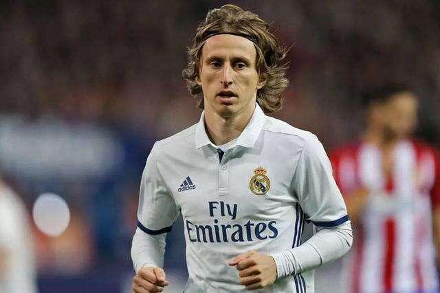 1-1！曼联又栽了：阿莫林打倒数第3连换4防守球员 5轮1胜跌至第8